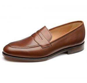 Įsispiriami vyriški loafer batai (kai kas vadina "laiveliai")